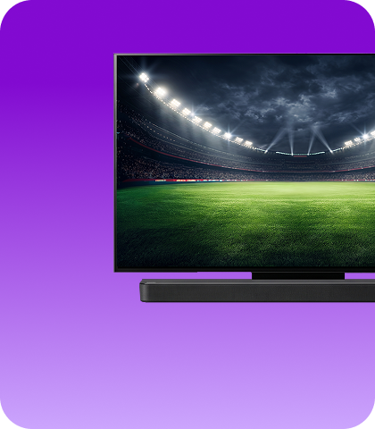 Televisor con barra de sonido mostrando un estadio de fútbol iluminado, sobre fondo morado.