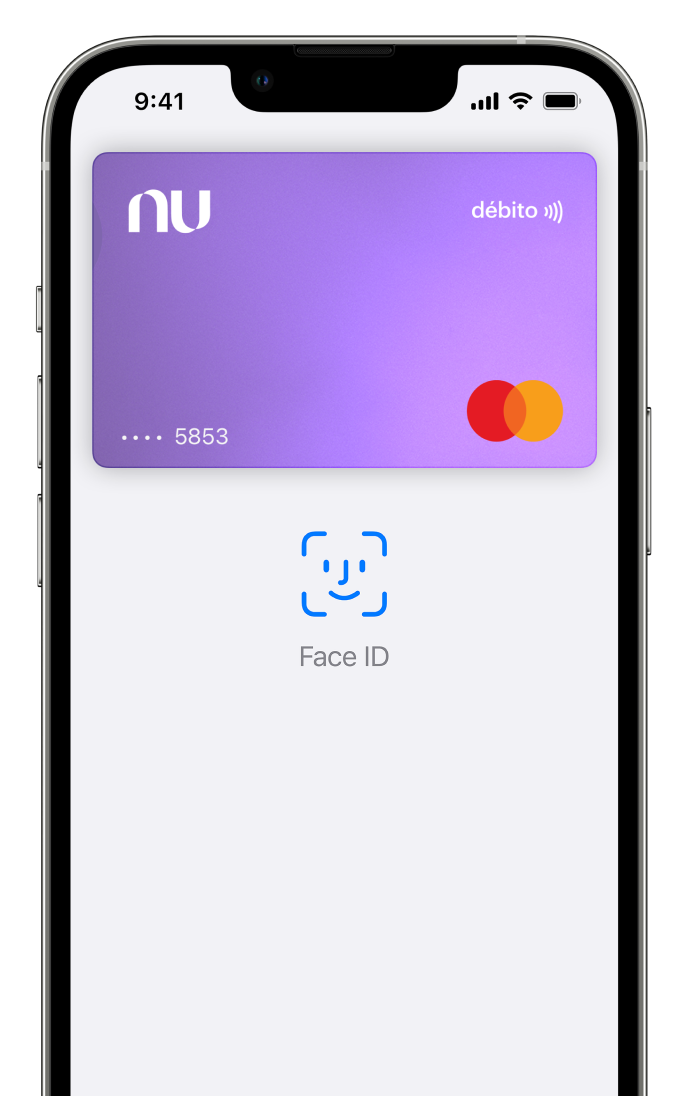 Un celular muestra la app Nu con la tarjeta morada dentro de Apple Pay